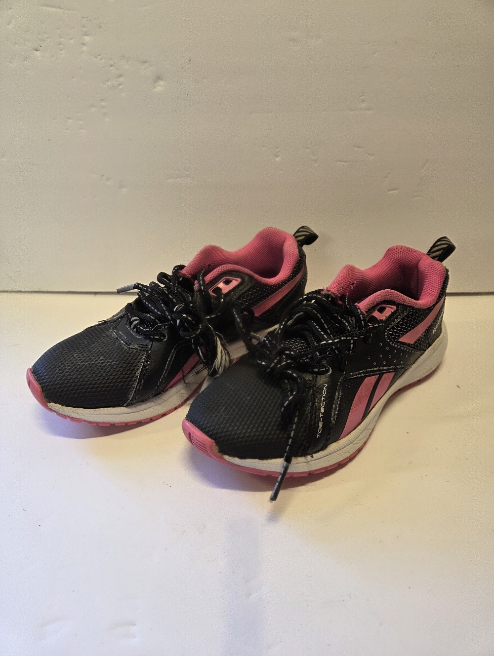 Kids Size Us 13 Reebok Durable XT Running Shoes